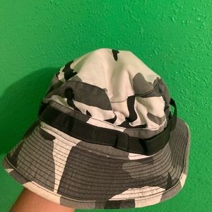 Bucket hat